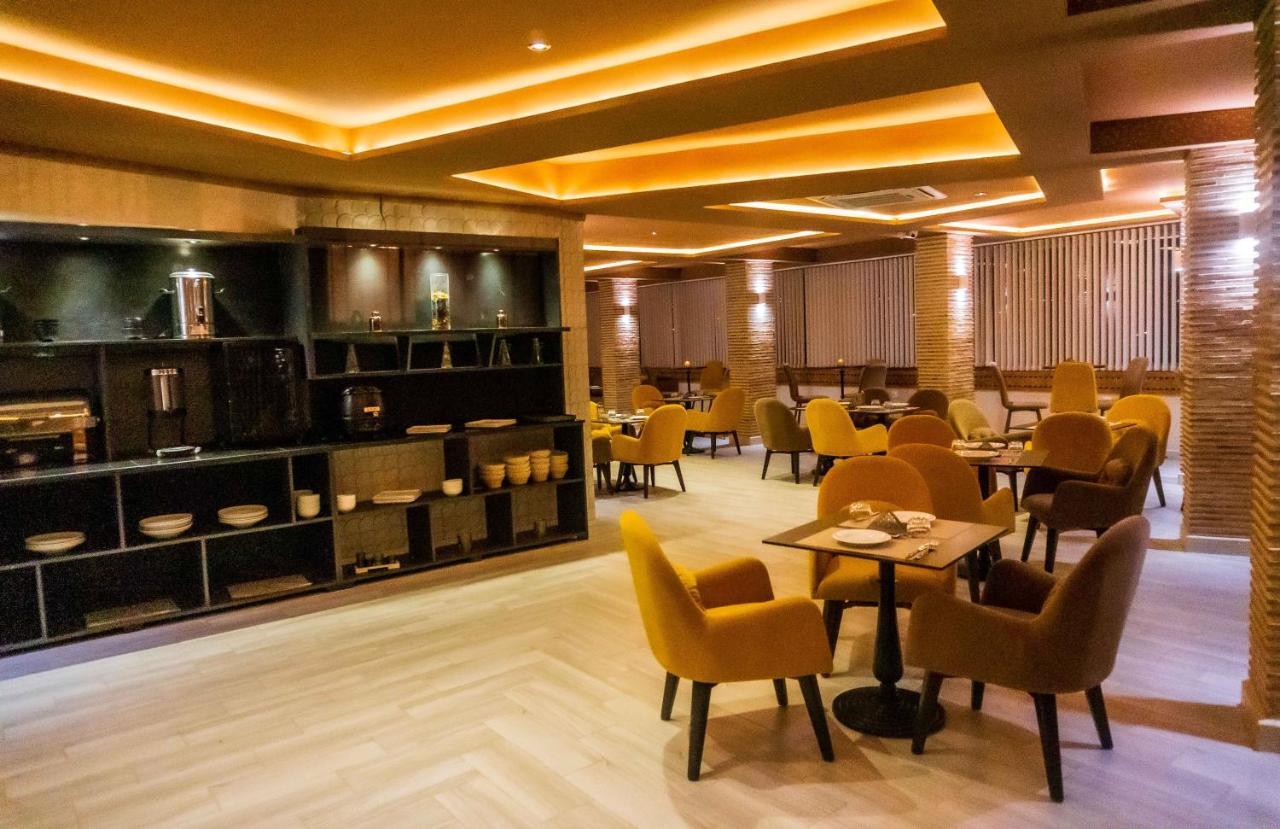 Hotel Golden Flora Beni Mellal Esterno foto