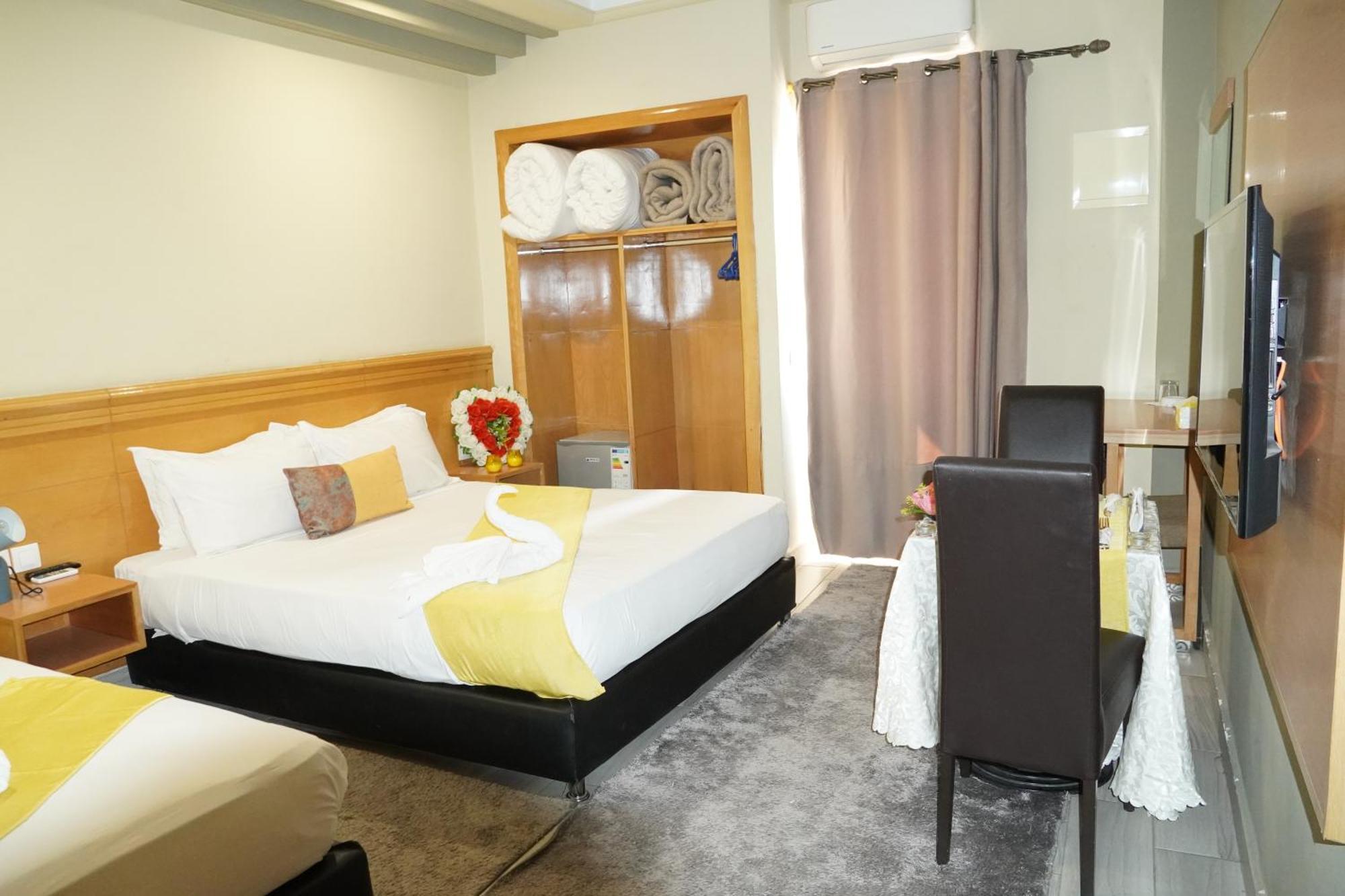 Hotel Golden Flora Beni Mellal Esterno foto