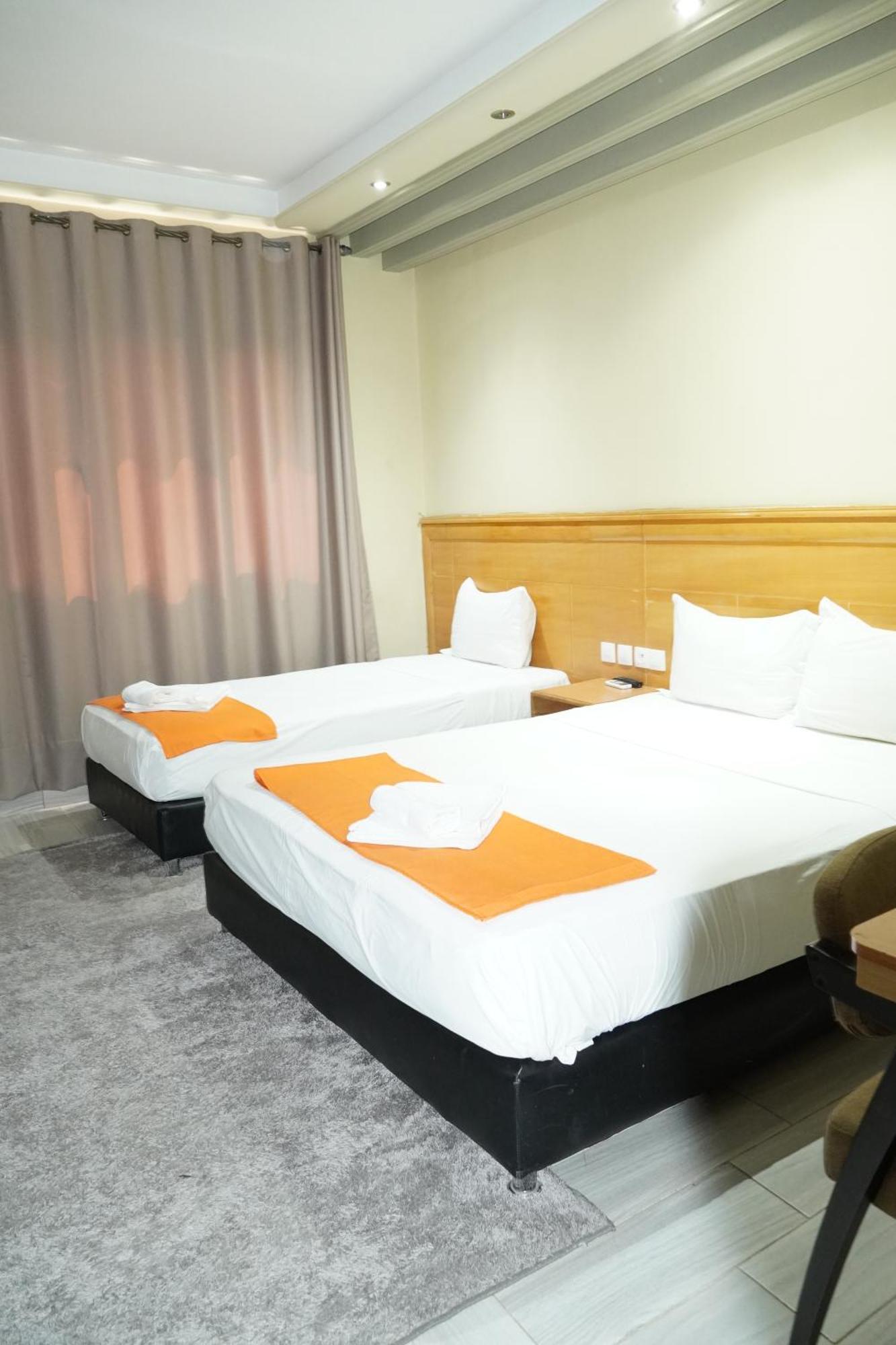 Hotel Golden Flora Beni Mellal Esterno foto