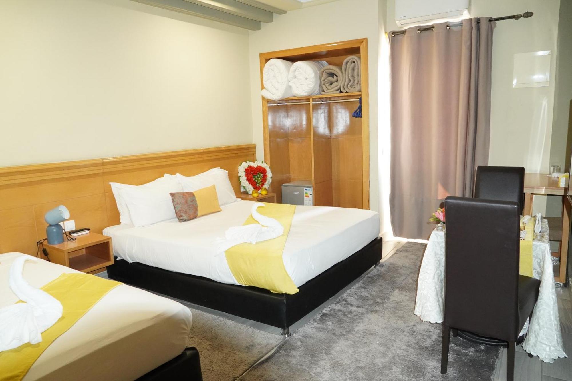 Hotel Golden Flora Beni Mellal Esterno foto