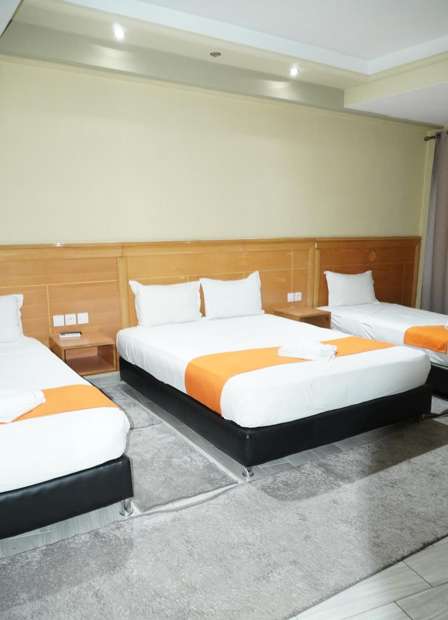 Hotel Golden Flora Beni Mellal Esterno foto